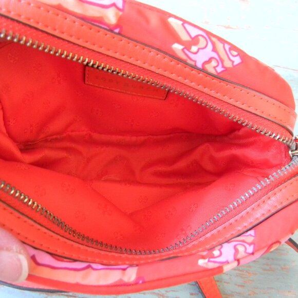 TORY BURCH NYLON SMALL LOGO CROSSBODY CAMERA BAG ORANGE/PINK - Picture 9 of 10